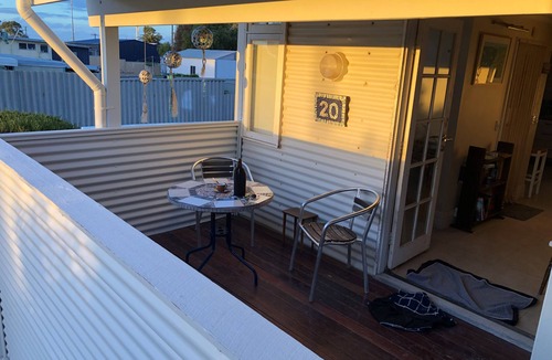 Leeman House | Bright beach cottage