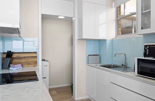 The Entrance Apartment | Bright Beachside Escape at The Entrance
