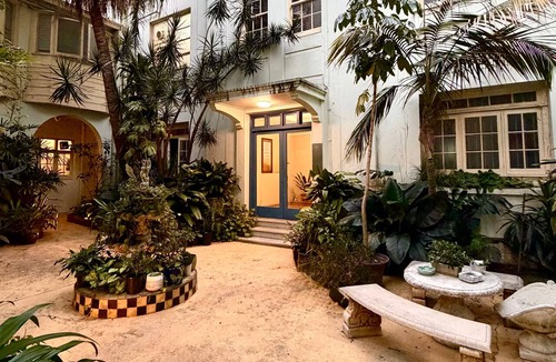 Darlinghurst Apartment | Bright Quiet Heritage Studio in Darlinghurst near transport cafes, supermarkets