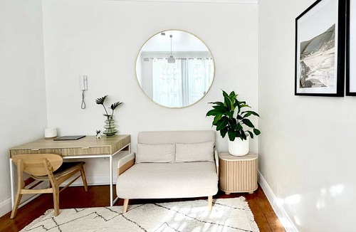 Darlinghurst Apartment | Bright Quiet Heritage Studio in Darlinghurst near transport cafes, supermarkets