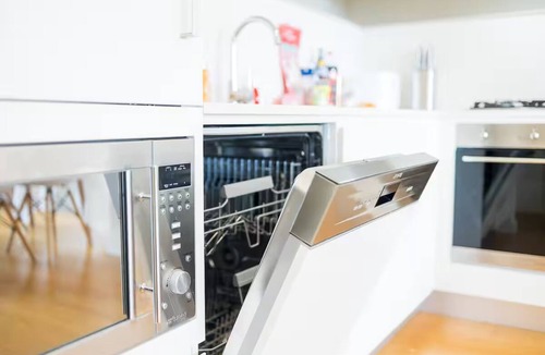 Macquarie Park Apartment | Bright & Spacious 1BR w/Pool, Gym, Metro in MQ