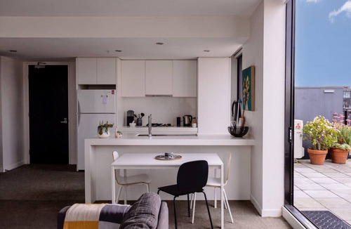 Richmond Apartment | Bright & Stylish Terrace Retreat Richmond