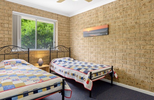 Carrickalinga House | Broadbeach Retreat - 32 Broadbeach Drive