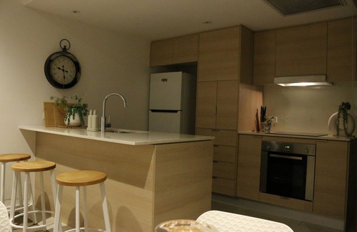 Broadbeach Apartment | Broadbeach Stunner Modern and Central w/free parking