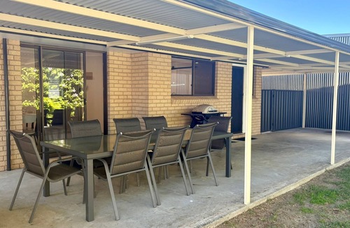 Broadwater House | Broadwater Beach Cottage