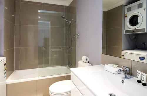 Labrador Apartment | Broadwater Pursuit Beach and Adventure for Families