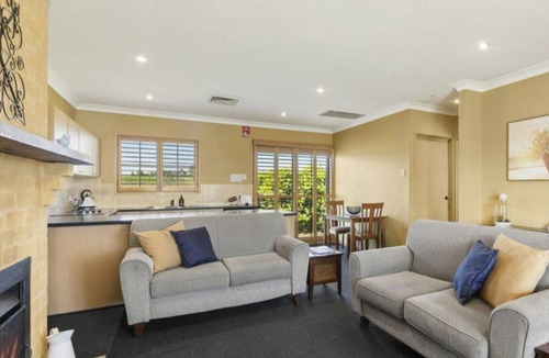 Rothbury Villa | Broken View Mountain Estate