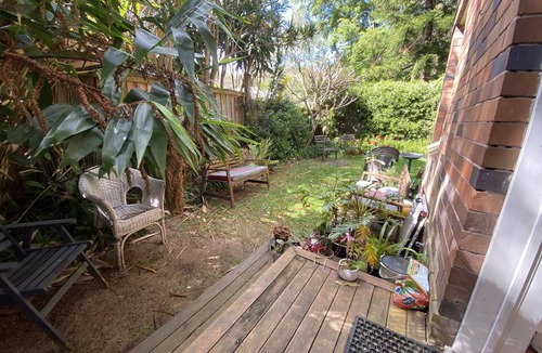 Bronte Apartment | Bronte: beautiful, 2-bedroom apartment, 7-minute walk to beach