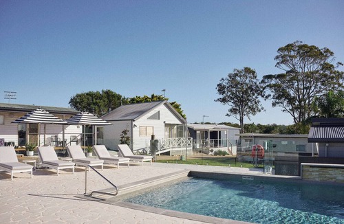 Mollymook Cabin | Brooman 10 - Self-Contained Cabin with Covered Deck