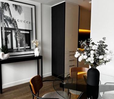Brunswick Apartment | Brunswick Apartment with Car Park