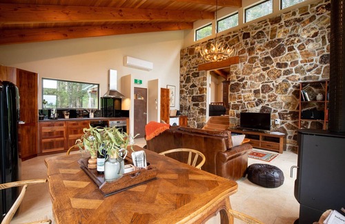 Adventure Bay House | Bruny Island Haven - The Studio