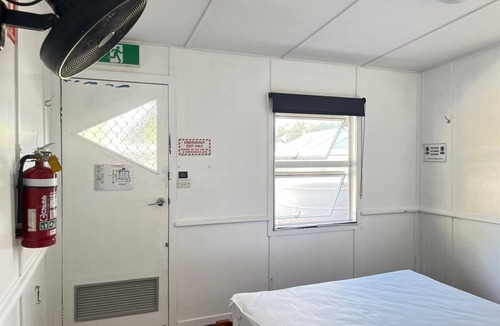 Happy Valley Hostel | BUDGET ACCOMMODATION Creature Comforts: Eli Unit - Better than camping!