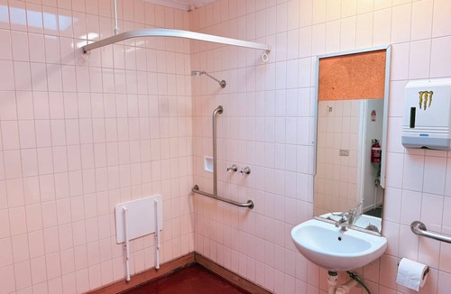 Footscray House | Budget, Convenient Private and Cosy