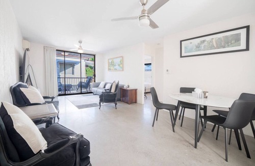 New Farm Apartment | Budget-Friendly | Lock-Up Garage | Near Everything
