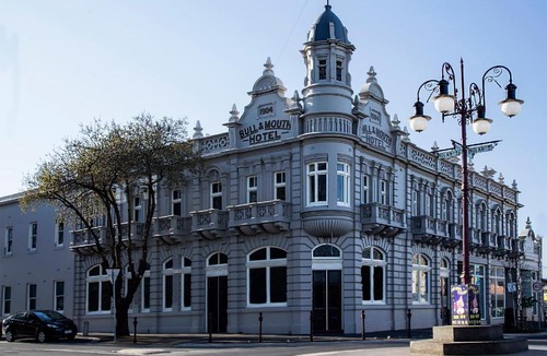 Maryborough Hotel | Bull and Mouth Hotel Maryborough Victoria