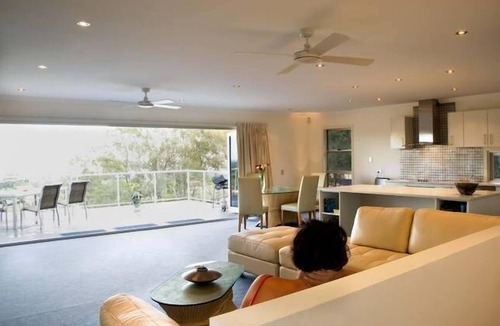 Burleigh Heads Bed & Breakfast | Burleigh On View - Stunning views of the coastline!