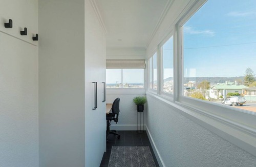Parklands Apartment | Burnie Retreat - Coastal Comfort Awaits