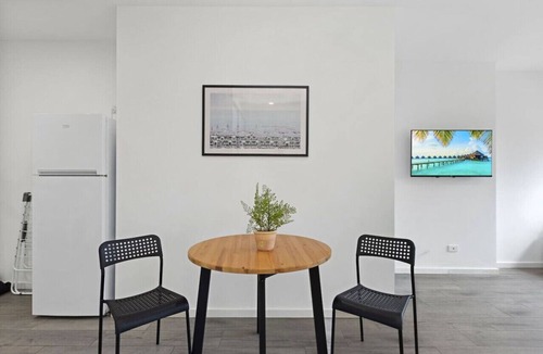 Burwood Apartment | Burwood 1Br studio nearTrain Station/Shopping