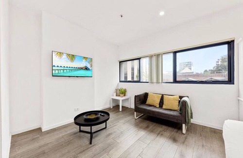 Burwood Apartment | Burwood 1Br studio nearTrain Station/Shopping
