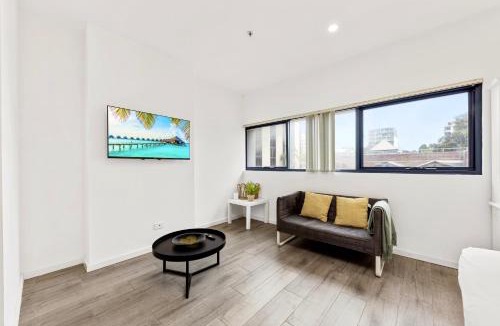 Burwood Apartment | Burwood 1Br studio nearTrain StationShopping