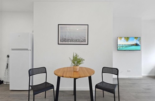 Burwood Apartment | Burwood 1Br studio nearTrain StationShopping