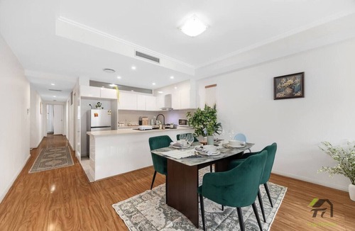 Burwood Apartment | Burwood 3BR | Near Station&Westfield& burwood park