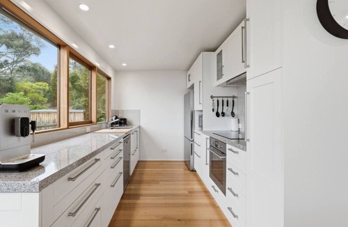 Tinderbox House | Bush Escape with Water Views