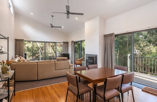 Anglesea House | Bush Surrounds On Weir