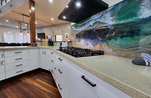 Kingfisher Bay House | Bushy s Hilltop Kingfisher Bay K gari Fraser Island