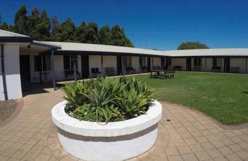 Busselton Hotel | Busselton Ithaca Motel