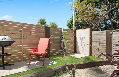 Suffolk Park House | Byron Bay Accom - Alkira - 1/32 Alcorn St - Pet Friendly