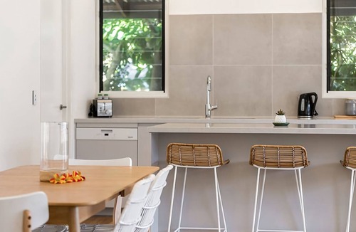 Byron Bay House | Byron Bay Accom - Pacifica 48a Shirley Lane - Pet Friendly