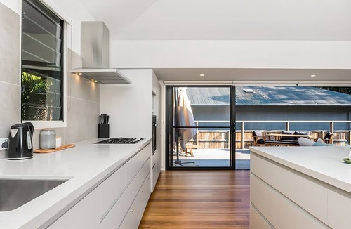 Byron Bay House | Byron Bay Accom - Pacifica 48a Shirley Lane - Pet Friendly