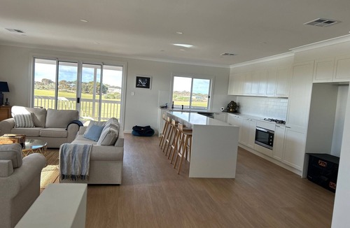 Port Hughes House | Caddyshack Port Hughes - Amazing Golf Course Views