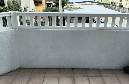 Cairns North Apartment | Cairns City Apartment w/salt water pool - close to the Esplanade & shops.