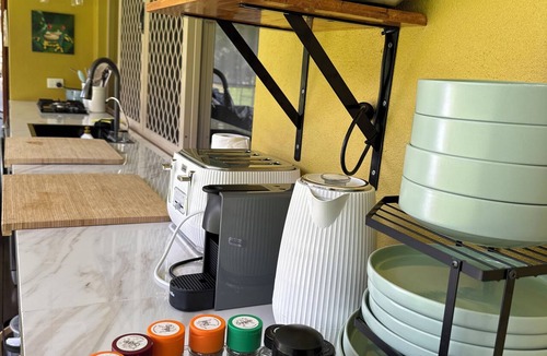 Redlynch House | Cairns PET FRIENDLY THE HOMESTEAD Getaway on 2 Acres 15 min to CBD