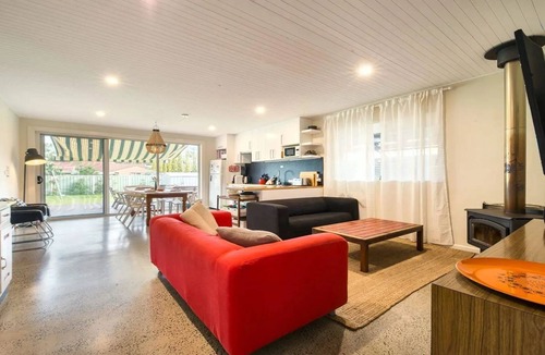 Callala Beach House | Callala Dreaming - a 3-4 minute stroll to the beach