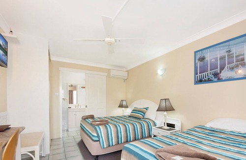 Caloundra Hotel | Caloundra City Centre Motel