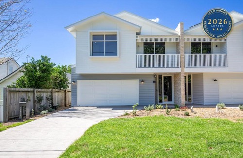 Berry House | Camellia - Pet Friendly - 3 Min Walk to Centre of Berry