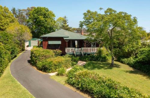 Huskisson House | Campbell's Cottage by Experience Jervis Bay