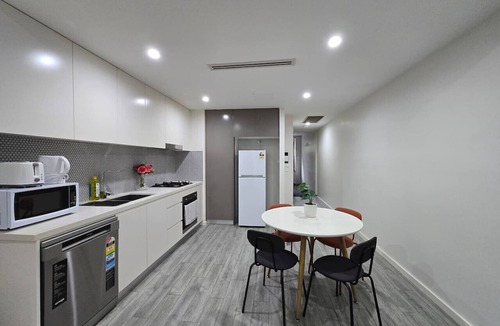 Camperdown Apartment | Camperdown one 01 Close to bus stop and SYD CBD