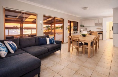 South Yunderup House | Canal escape with private jetty and huge deck