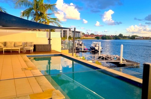 Parrearra House | Canal front 4 bedroom home