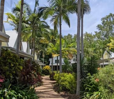 Nelly Bay Villa | Canopy 5 Chalet