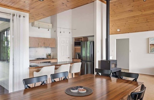 Quedjinup House | Canopy House Refined Bushland Haven near the Coast