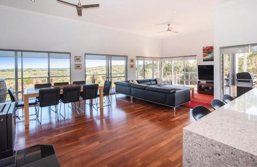 Wilyabrup House | Cantley at Flutes Estate, Margaret River