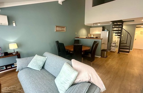 Broadwater House | Cape View Beach Resort - Endless Summer