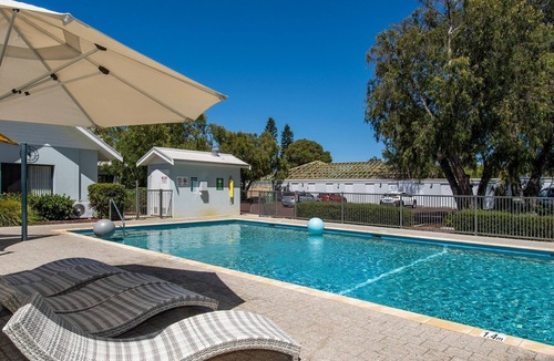 Broadwater House | Cape View Beach Resort - Endless Summer