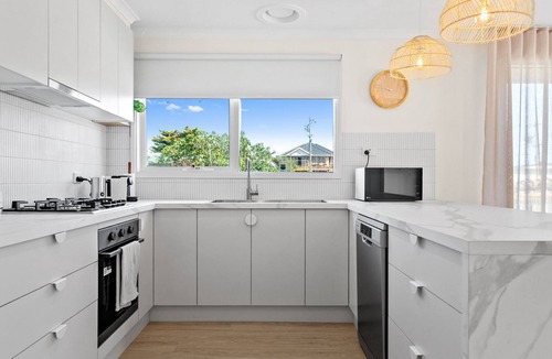 Capel Sound Villa | Capel Coastal Escape