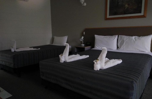 Parkhurst Hotel | Capricorn Motel & Conference Centre